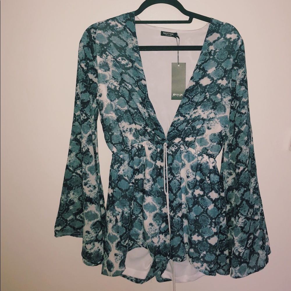 Snakeskin flare sleeve romper